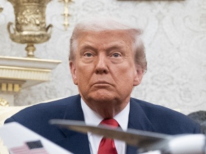 Donald Trump podpisał ustawę nakazującą departamentowi sprawiedliwości ujawnienie akt Epsteina