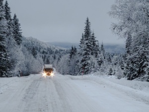 W piątek w Polskę uderzy potężna śnieżyca. Śnieg będzie padał wiele godzin