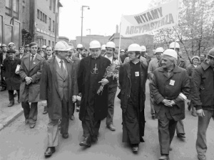 Jak huty stały się bastionami wiary. Niezwykła historia ks. Jerzego i polskich robotników