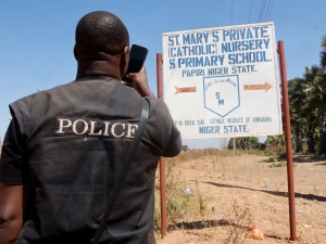 „Ohydna zbrodnia”. Muzułmańska Rada Starszych potępia porwanie kilkuset chrześcijan ze szkoły w Nigerii