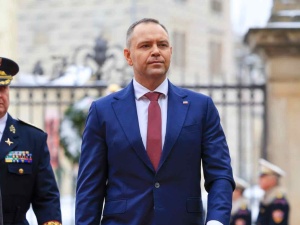 Rząd Tuska powinien konsultować ustawy z prezydentem? Polacy mówią jasno