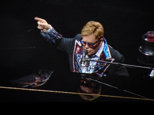 Elton John ujawnia wstrząsającą prawdę. „To zmieniło wszystko”