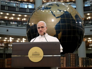 Pierwszy dzień papieskiej wizyty w Turcji obfitował w istotne wydarzenia polityczne 