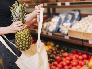 Rewolucja w oznaczaniu żywności w sklepach. Unijne dyrektywy obejmą etykiety