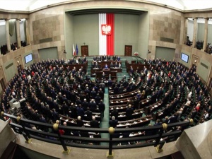 Polacy chcą nowej partii politycznej? Zaskakujący sondaż