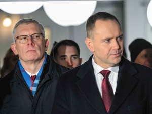 Prezydent Nawrocki ogranicza wizytę na Węgrzech