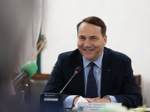 Szokujący wpis Radosława Sikorskiego dotyczący chorych dzieci: „Wystarczy im bon zdrowotny”