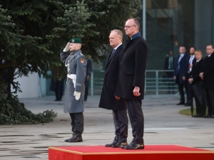Donald Tusk przybył do Berlina na niemiecko-polskie konsultacje międzyrządowe