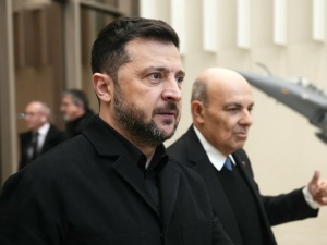 Rozmowy pokojowe w Paryżu. Zełenski zabiera głos