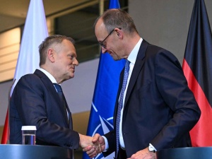 Mentzen tłumaczy, dlaczego umieścił podobiznę Tuska w stylu rudego Niemca