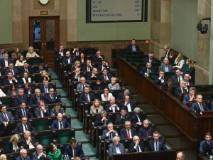 Rośnie przewaga lidera. Nowy sondaż