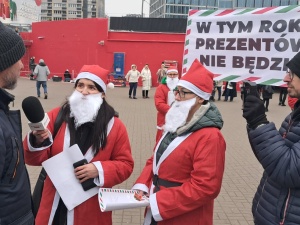 Prezentów nie będzie. W Warszawie protestowali Święci Mikołajowie
