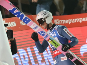 Wymagający konkurs w Wiśle. Jeden z biało-czerwonych uratował honor