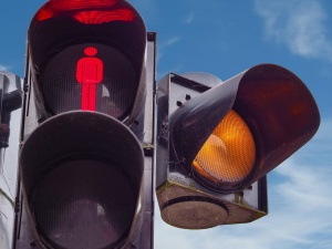 Nowe zasady na skrzyżowaniach i rewolucja w sygnalizacji. Co się zmieni?