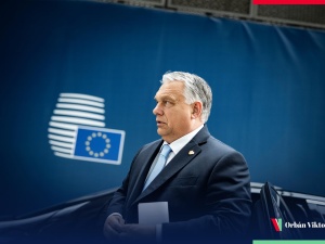Balázs Orbán: Masowa migracja jest największym zagrożeniem dla Europy