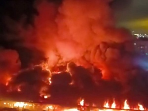 Ogromny pożar na targowisku w St. Petersburgu. Świadkowie słyszeli eksplozję
