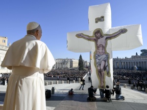 Papież: Jesteśmy istotami paradoksalnymi, nieszczęśliwymi