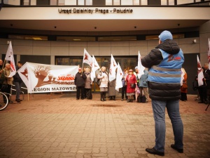 Głos tych, którzy milczą. Mazowiecka Solidarność pikietowała w obronie zwolnionej przewodniczącej