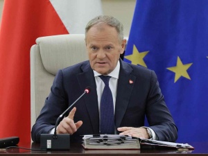 Polacy ocenili rząd na półmetku. Tusk nie otworzy szampana 