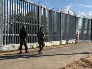 GPC: Rząd planuje rozszczelnienie zapory na granicy z Białorusią