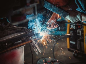 Zimny prysznic dla polskiego przemysłu. Dane GUS studzą optymizm rządu 