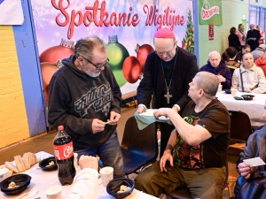 W całej Polsce odbywają się wigilie dla ubogich i potrzebujących