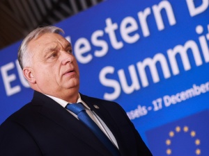 Radosław Sikorski wysłał Viktorowi Orbanowi wirtualny order Lenina