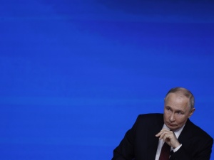 Tȟašúŋke Witkó: Sapog w drzwiach wolnego świata