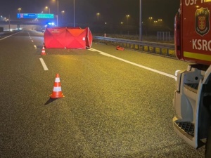 A4 zamknięta po serii zdarzeń. Policja i prokuratura na miejscu, kierowcy utknęli w korkach