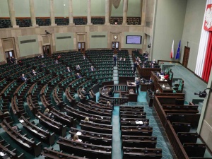 Aż sześć partii w Sejmie. Jest nowy sondaż