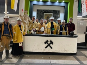 Zakończyło się nabożeństwo wigilijne w intencji górników w PG Silesia. Piotr Duda odwiedził protestujących pod ziemią 