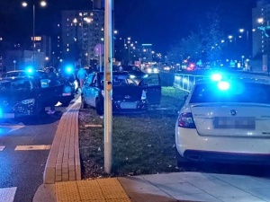 Warszawa: dramatyczny wypadek w Wigilię. Dwie osoby zakleszczone, trwała reanimacja