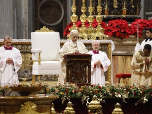 Papieska homilia na Boże Narodzenie: pokój rodzi się z wysłuchanego płaczu, z ruin i z marzeń 