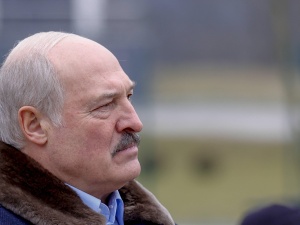 Bolesny upadek Łukaszenki na lodzie. Sieć obiegło nagranie