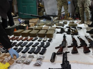 Broń z frontu trafiała na czarny rynek. Ukraińska policja ujawniła proceder