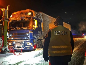 Zimowy paraliż na S7. Wiceminister infrastruktury zabrał głos