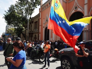 Jesteśmy na nogach od drugiej w nocy. Wenezuelscy biskupi zapewniają o modlitwie