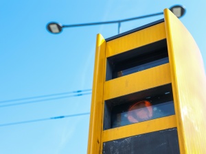 Trzeci atak na fotoradar w Warszawie. Służby zapowiadają działania