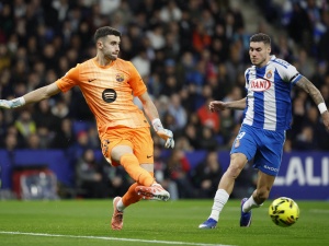 Joan Garcia bohaterem Barcelony. Szczęsny nie krył uznania