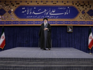 Ucieczka do Putina? Protesty w Iranie uruchamiają plan awaryjny Chameneiego