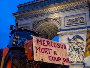 Francuski rząd grozi rolnikom: Akcje protestu są nielegalne