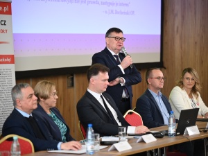 Szkoła musi wymagać i wychowywać, a nie jedynie dbać o dobrostan. Za nami Ogólnopolskie Forum Oświatowe