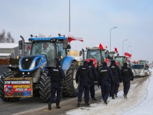Rolnik rozlał gnojówkę pod domem ministra. Grozi mi 5 lat więzienia