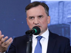 Ziobro z Budapesztu zapowiada walkę z rządem Tuska. „Nie złożę mandatu”