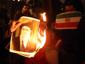Reżim w Teheranie krwawo tłumi demonstracje. Mówi się o tysiącach zabitych