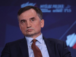 Węgrzy zmienili prawo dla Zbigniewa Ziobry? Sensacyjne doniesienia