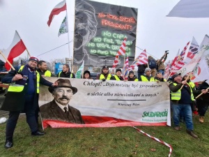Policja w Strasburgu pałkami i gazem spacyfikowała protestujących rolników