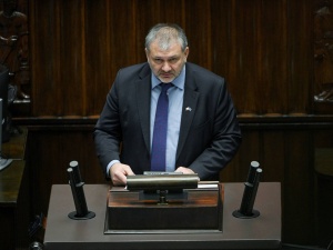 „To przekracza granice absurdu”. PiS ostro o „ustawie praworządnościowej”