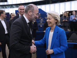 Von der Leyen pozostaje na stanowisku. PE odrzucił wotum nieufności