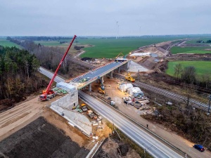 UE traci czas i pieniądze. Alarmujący raport